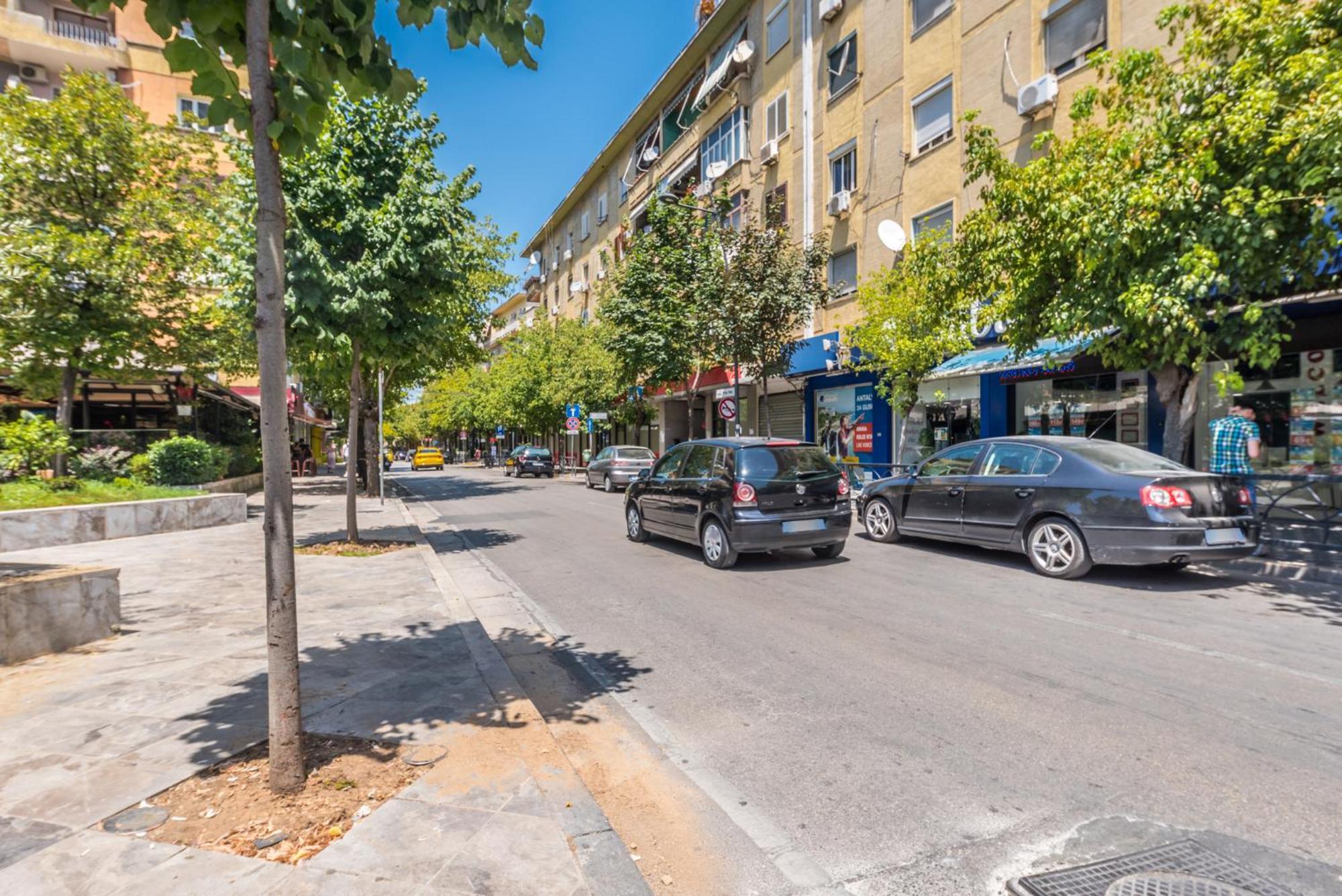 Piazza Luxury Apartments Тирана Екстер'єр фото